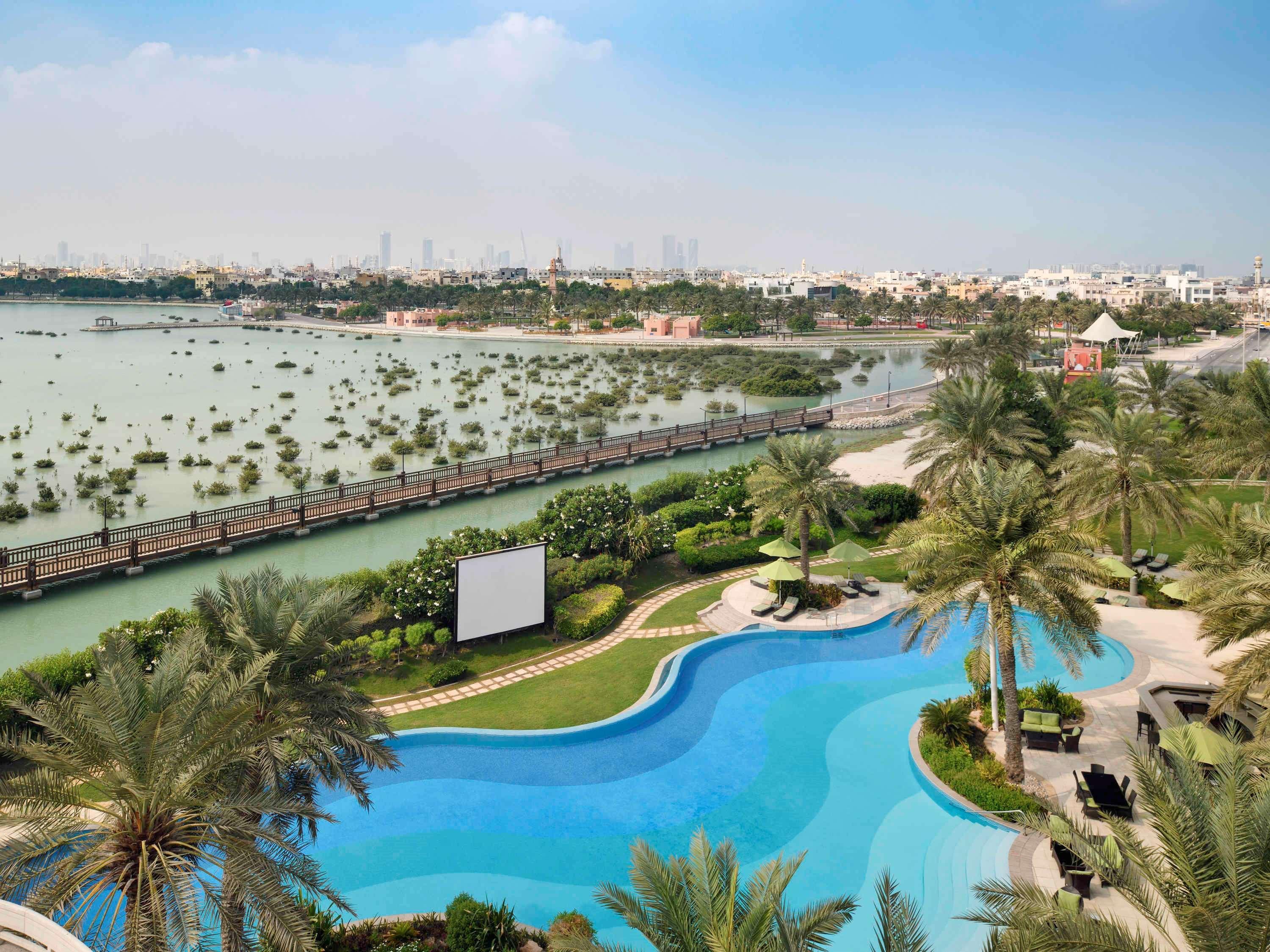 Moevenpick Bahrain Hotel 5*
